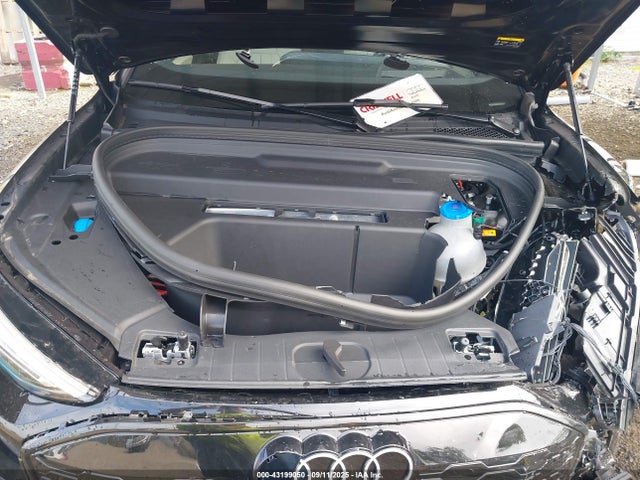 2025 AUDI Q6 E-TRON WA134BGF2SA039560 Photo 9