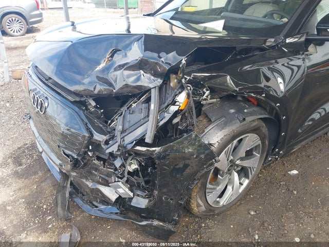 2025 AUDI Q6 E-TRON WA134BGF2SA039560 Photo 5