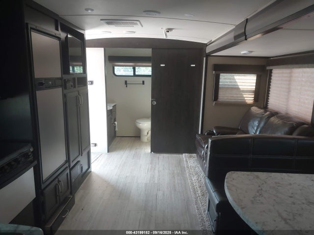 Grand Design Imagine 2016 573TE3020G3400885 Image 5