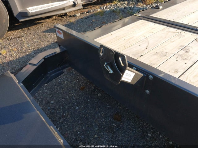 4ZETD202XS1353935 Loadcraft Trailers 20&#039; Tilt Flatbed Trailer
