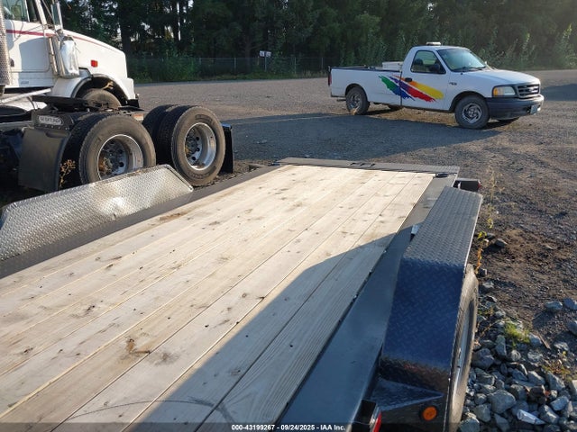 4ZETD202XS1353935 Loadcraft Trailers 20&#039; Tilt Flatbed Trailer