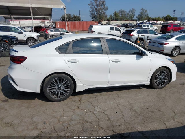 3KPF54AD4PE547844 KIA Forte Gt-line