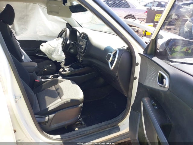 KNDJ23AU1N7168827 KIA SOUL LX