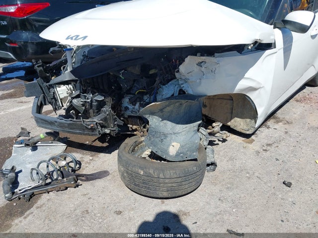 KNDJ23AU1N7168827 KIA SOUL LX