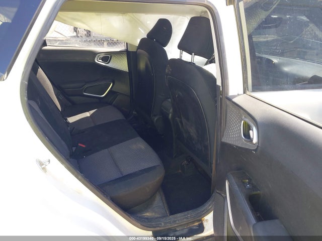 KNDJ23AU1N7168827 KIA SOUL LX