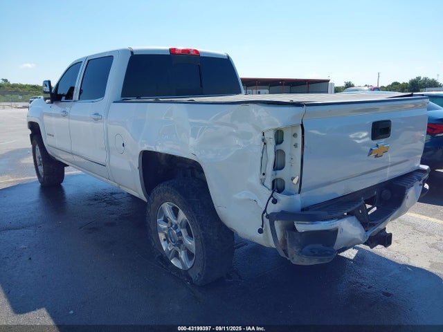 Chevrolet lml 2015 1GC1CVE85FF649953 Image 3