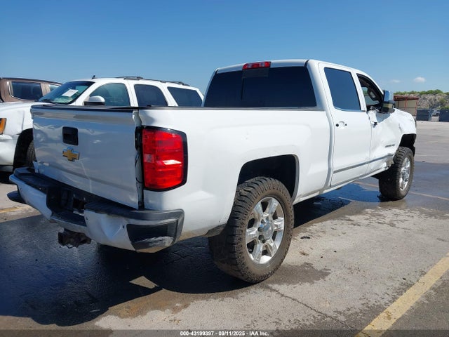 Chevrolet lml 2015 1GC1CVE85FF649953 Image 4