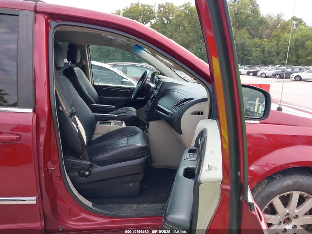 2C4RC1BG4ER131508 Chrysler Town and Country