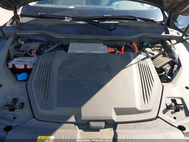 2019 AUDI E-TRON WA1LAAGE4KB009805 Photo 9