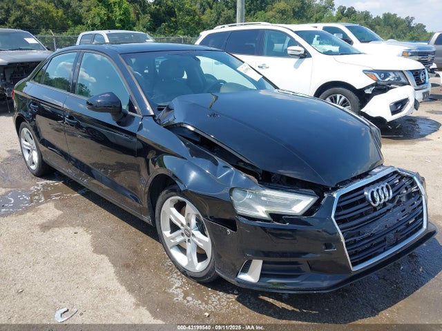 2017 AUDI A3 WAUAUGFF4H1041652 Photo 0