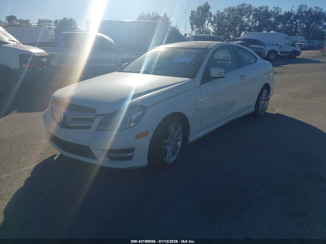 2012 Mercedes-benz C 250 მანქანა იყიდება აუქციონზე, vin: WDDGJ4HB5CF771439, აუქციონის ნომერი: 43199556