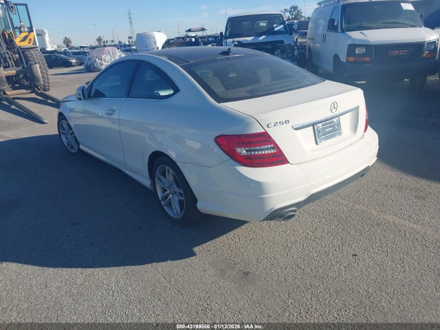 2012 Mercedes-benz C 250 მანქანა იყიდება აუქციონზე, vin: WDDGJ4HB5CF771439, აუქციონის ნომერი: 43199556