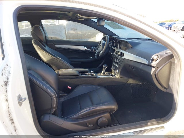 2012 Mercedes-benz C 250 მანქანა იყიდება აუქციონზე, vin: WDDGJ4HB5CF771439, აუქციონის ნომერი: 43199556