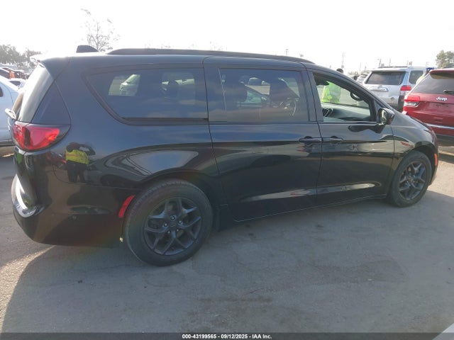 2C4RC1FG5KR640111 Chrysler Pacifica