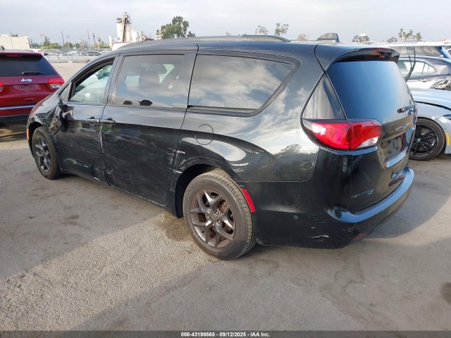 2C4RC1FG5KR640111 Chrysler Pacifica