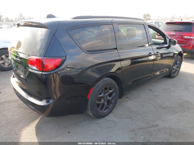 2C4RC1FG5KR640111 Chrysler Pacifica