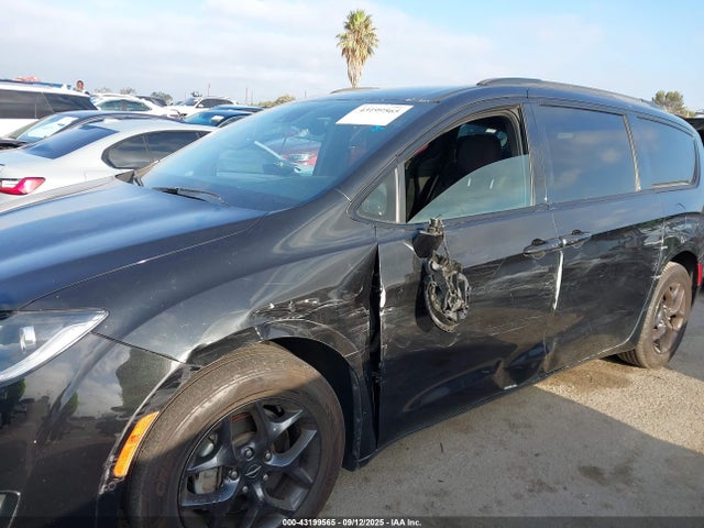 2C4RC1FG5KR640111 Chrysler Pacifica
