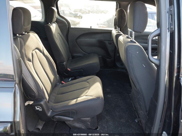 2C4RC1FG5KR640111 Chrysler Pacifica