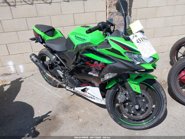 JKAEXKG12NDAF7210 Kawasaki Ninja 400