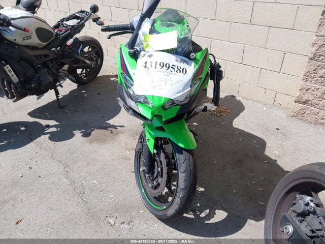 JKAEXKG12NDAF7210 Kawasaki Ninja 400