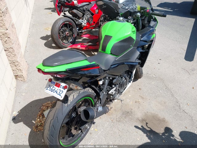 JKAEXKG12NDAF7210 Kawasaki Ninja 400