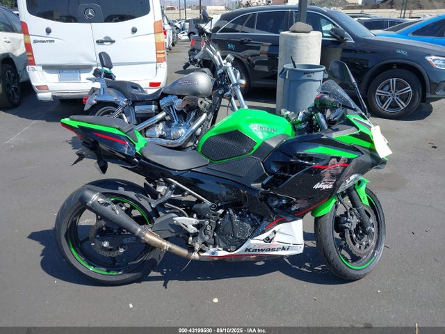 JKAEXKG12NDAF7210 Kawasaki Ninja 400