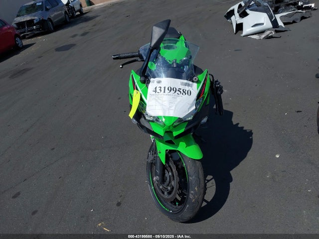 JKAEXKG12NDAF7210 Kawasaki Ninja 400