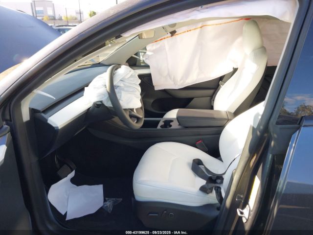 2023 TESLA MODEL Y 7SAYGDEE4PF903647 Photo 4