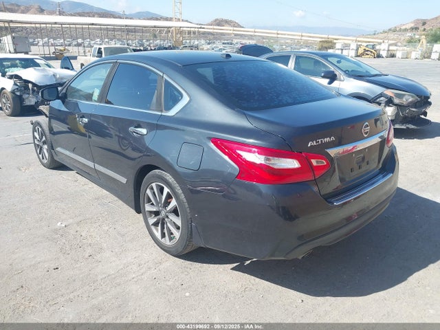 1N4AL3AP5GC119346 Nissan 2016
