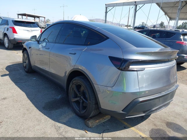 2026 TESLA MODEL Y 7SAYGDEE0TF360694 Photo 2
