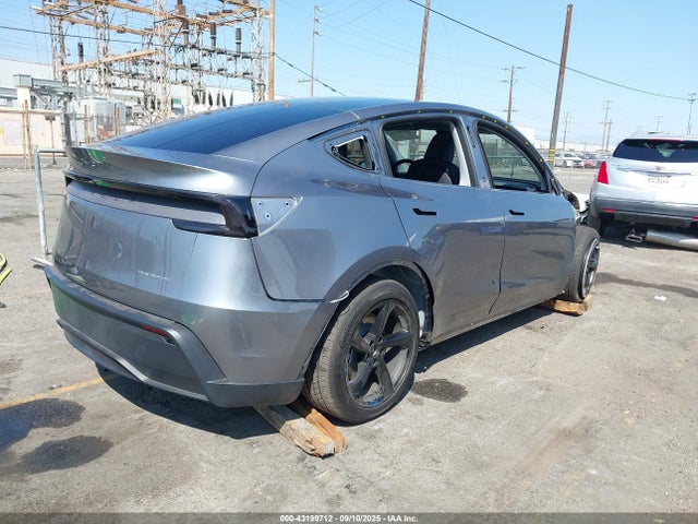 2026 TESLA MODEL Y 7SAYGDEE0TF360694 Photo 3
