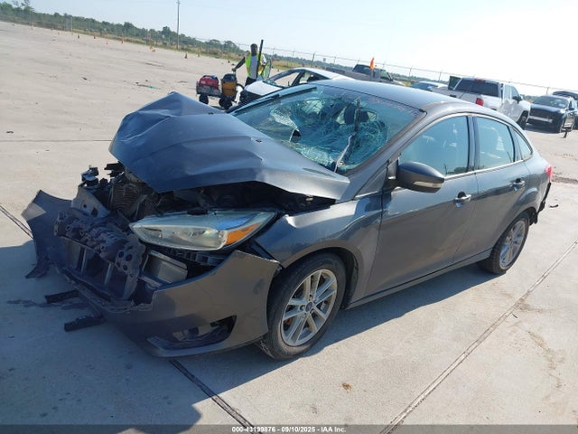 Ford Focus 2015 1FADP3F23FL261126 Image 2