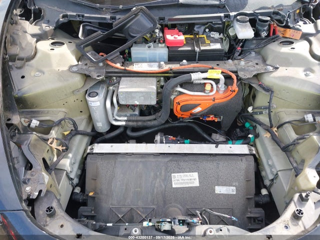 5YJ3E1EA8MF990702 Tesla 2021