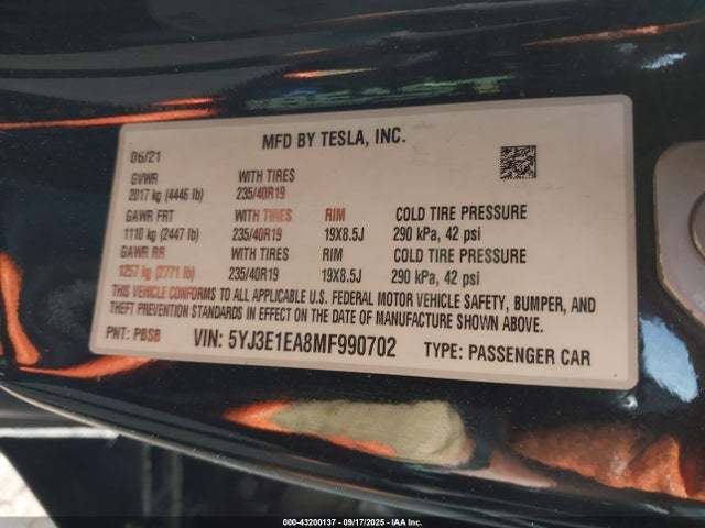 5YJ3E1EA8MF990702 Tesla 2021