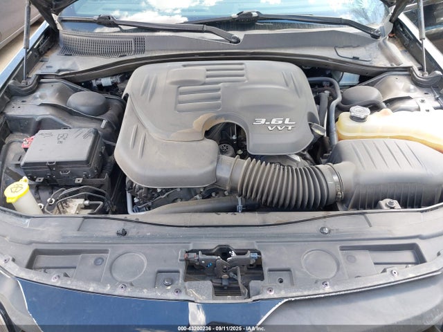 Chrysler 2019 2019 2C3CCABG9KH693710 Image 10