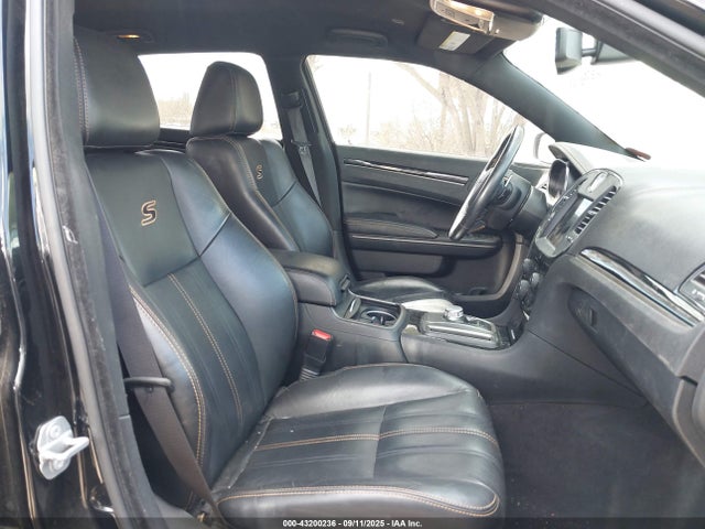 Chrysler 2019 2019 2C3CCABG9KH693710 Image 5