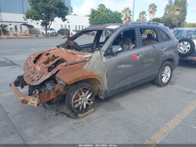 5XYKT4A68EG512083 KIA SORENTO LX