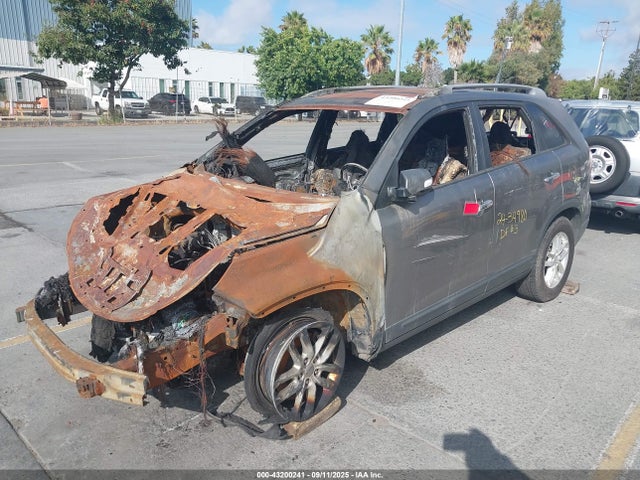 5XYKT4A68EG512083 KIA SORENTO LX