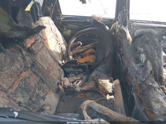 5XYKT4A68EG512083 KIA SORENTO LX