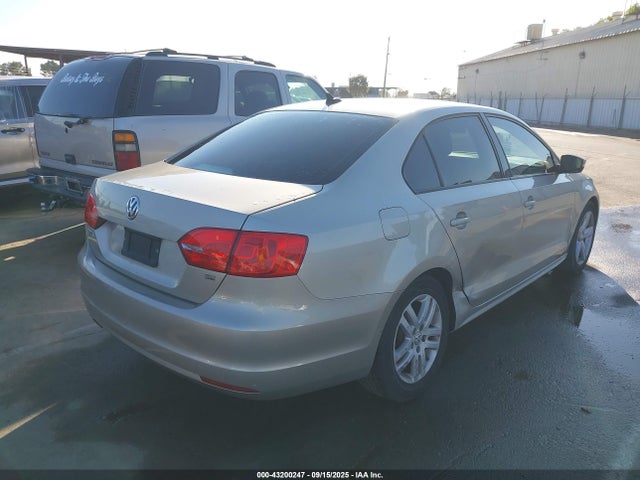 3VWD17AJ8EM237965 Volkswagen 2014