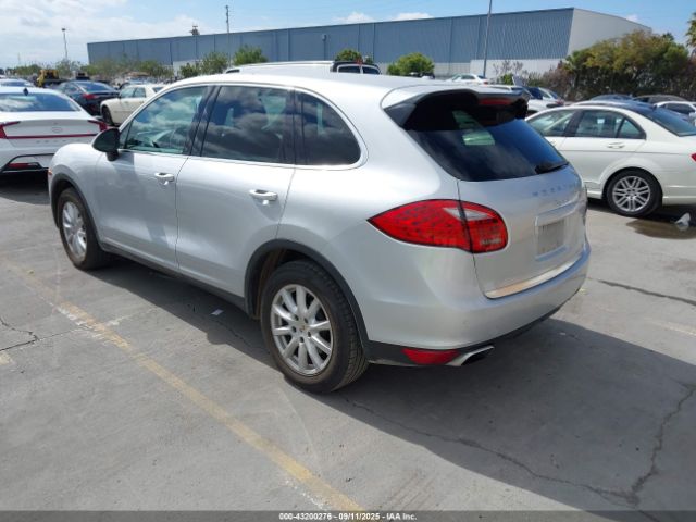 2012 PORSCHE CAYENNE WP1AA2A24CLA10612 Photo 2