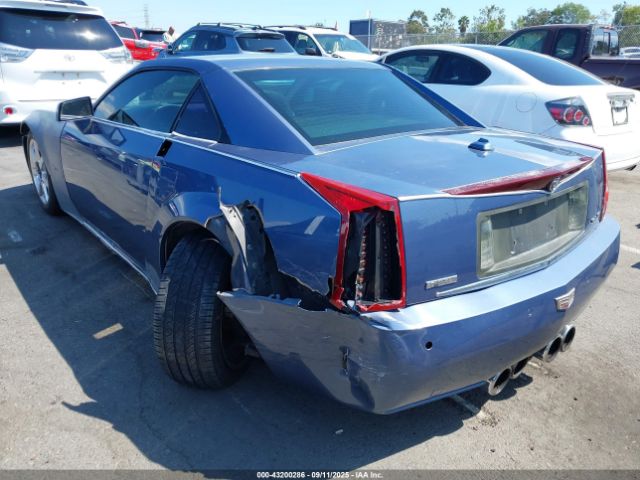 2005 CADILLAC XLR 1G6YV34A855600402 Photo 2