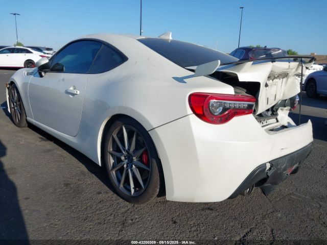 2020 SUBARU BRZ JF1ZCAC12L9703310 Photo 2