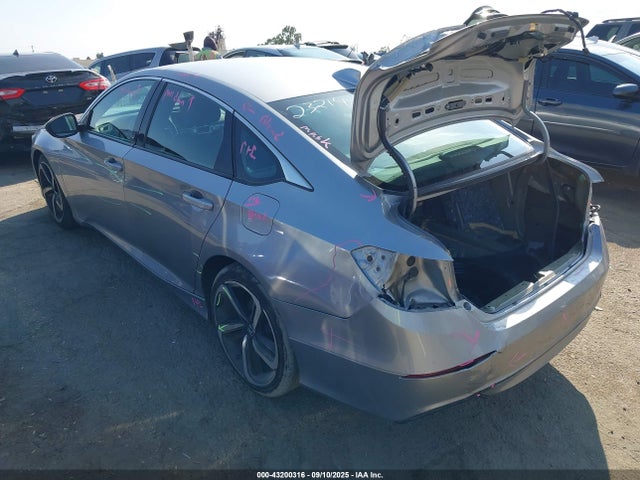 Honda l15be 2018 1HGCV1F33JA166175 Image 3