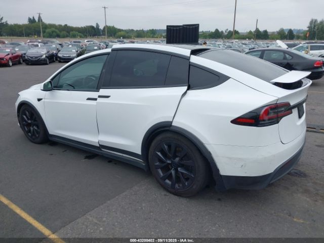 2023 TESLA MODEL X 7SAXCDE52PF415188 Photo 2