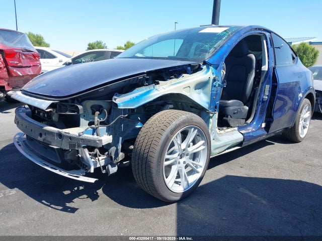 2023 TESLA MODEL Y 7SAYGDEE4PF915393 Photo 1
