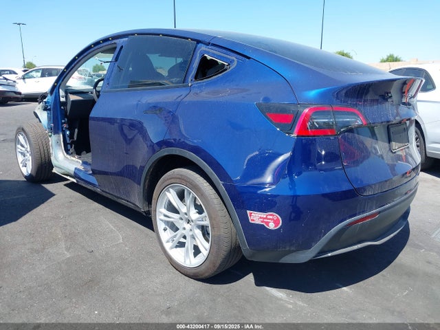 2023 TESLA MODEL Y 7SAYGDEE4PF915393 Photo 2