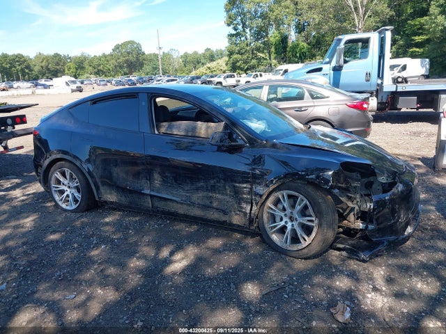 Tesla Model Y 2024 7SAYGDEE0RA263193 Image 12