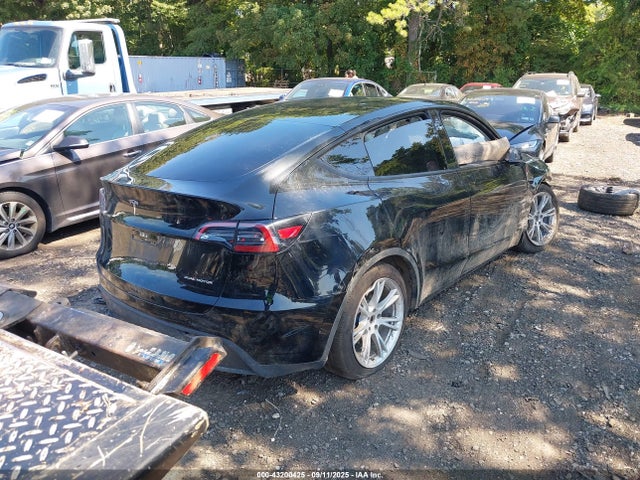 2024 TESLA MODEL Y 7SAYGDEE0RA263193 Photo 3