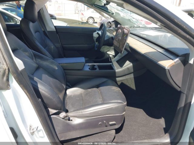2021 TESLA MODEL Y 5YJYGAEEXMF158832 Photo 4